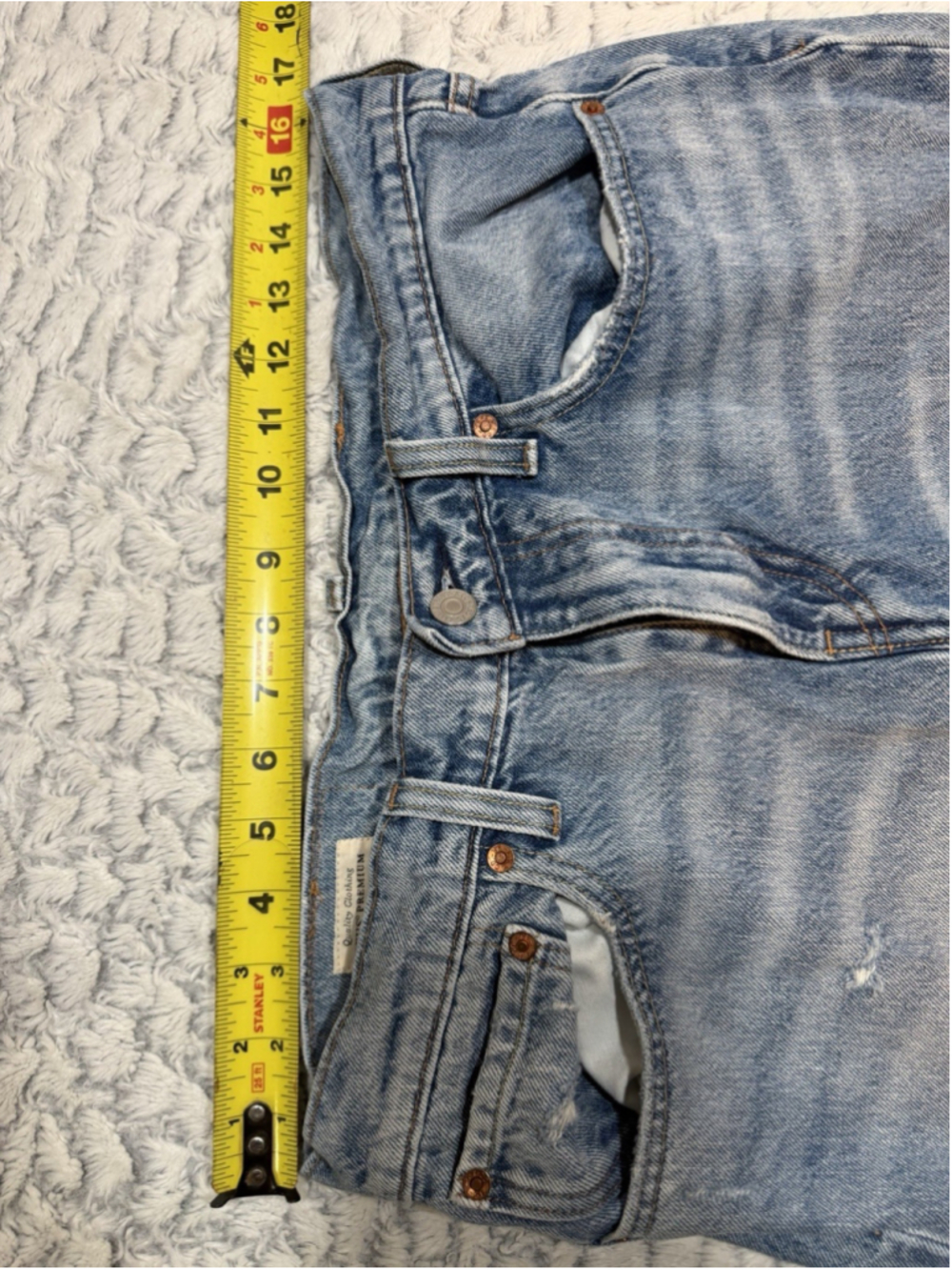 Levi's Premium Men's Light Wash Distressed Blue Straight Denim Jeans Size 32 - Picture 3 of 10
